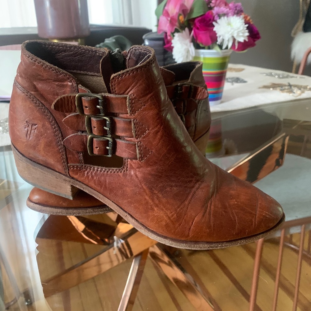 FRYE Women’s Ray Belted Bootie - Cognac 7.5 M